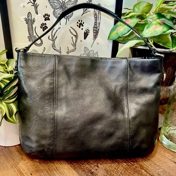 Coach | Isabelle Hobo Bag - Picture 2 of 12